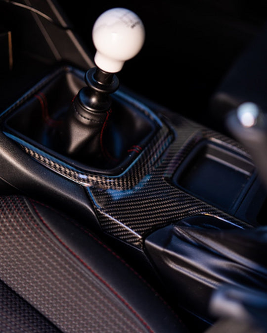 Will carbon fiber stick to plastic?